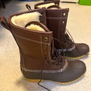 LL Bean shearling lined duck boots! Size 8W